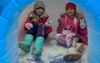 Kids playing in SnoWalk